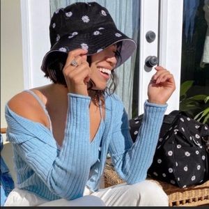 Alice + Olivia reversible bucket hat